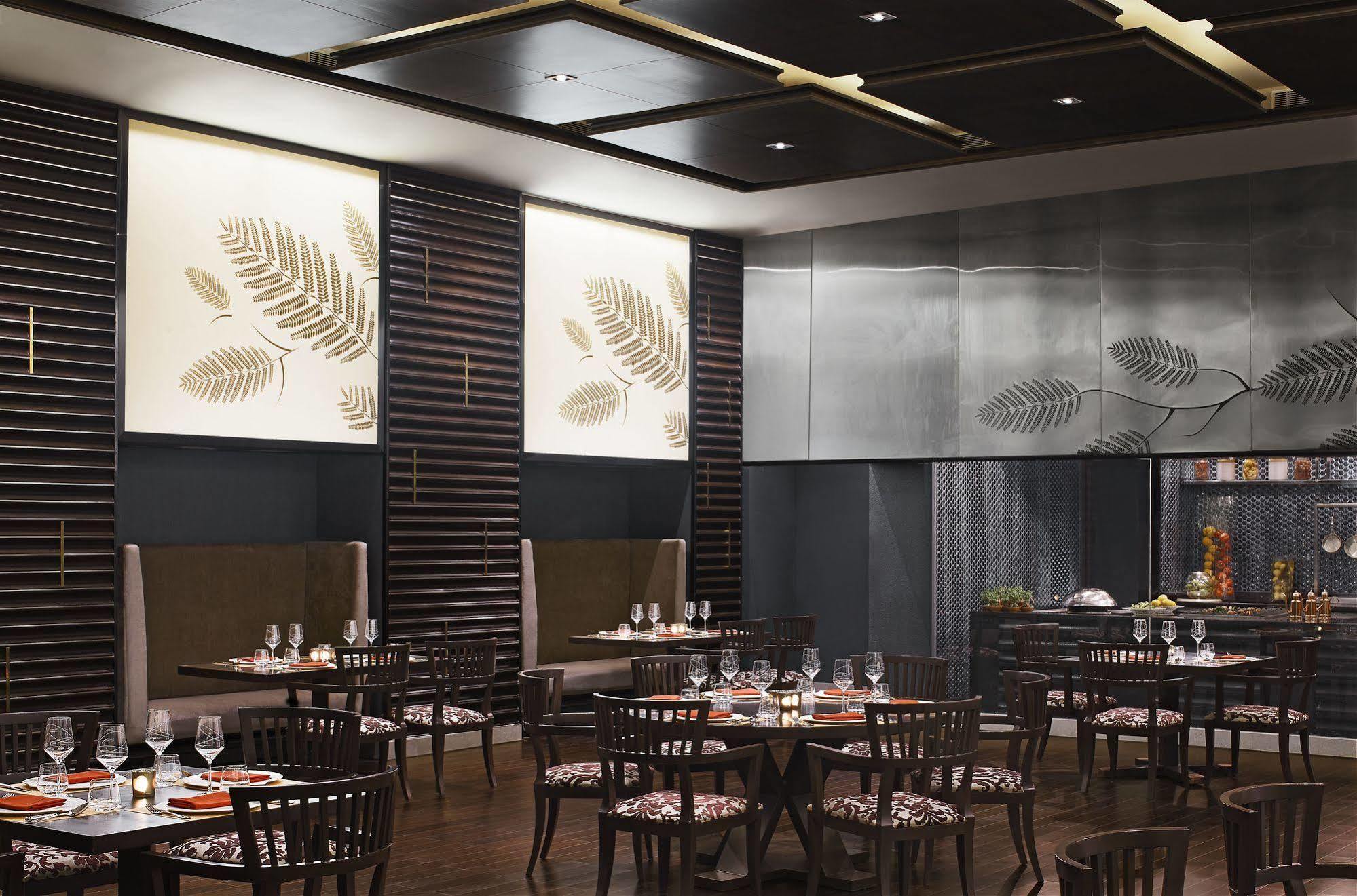 Taj Bangalore Devanahalli Exterior photo Interior of a PF Chang's